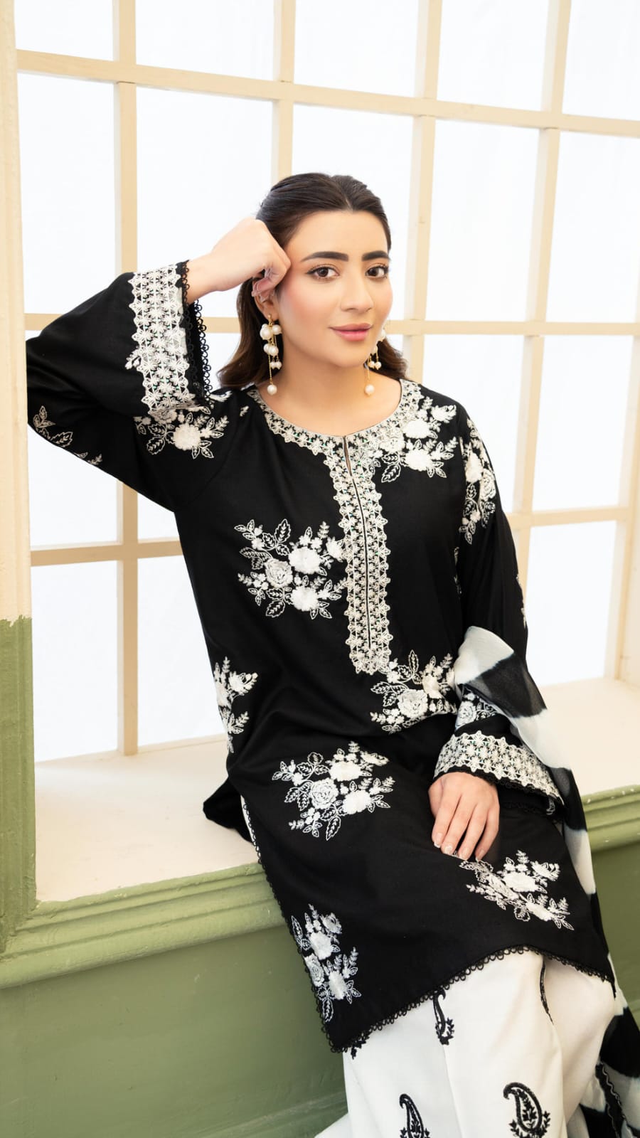 GRACE EMBROIDERY LAWN 3PC