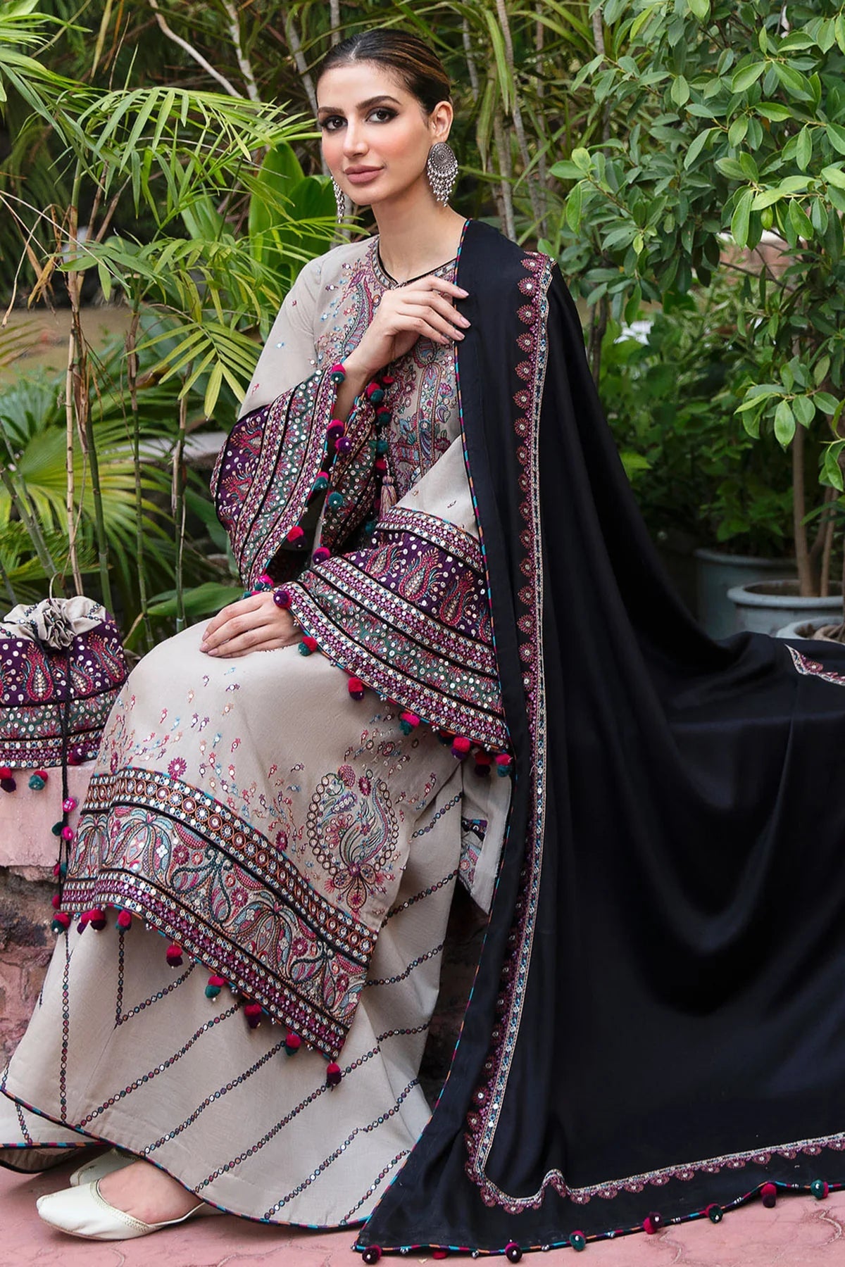 GRACE EMBROIDERY LAWN 3PC