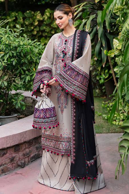 GRACE EMBROIDERY LAWN 3PC