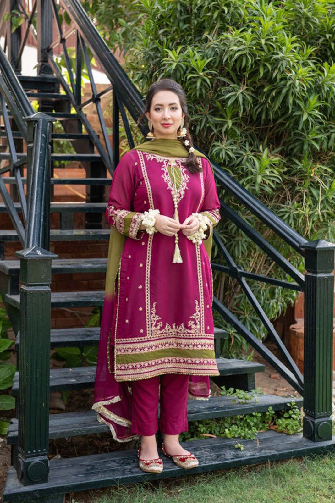 OMAL EMBROIDERY LAWN 3PC